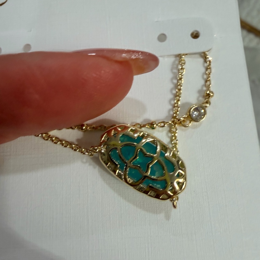 Kendra Scott Elisa Gold Short Pendant Necklace Periwinkle Lab Grown Opal - NEW! - Picture 3 of 5